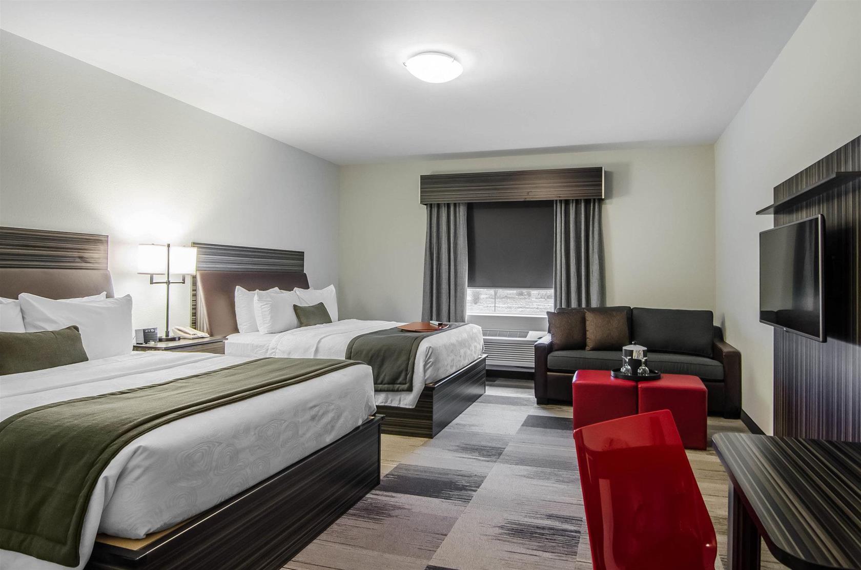 Best Western Plus Airport Inn & Suites Saskatoon Exterior photo