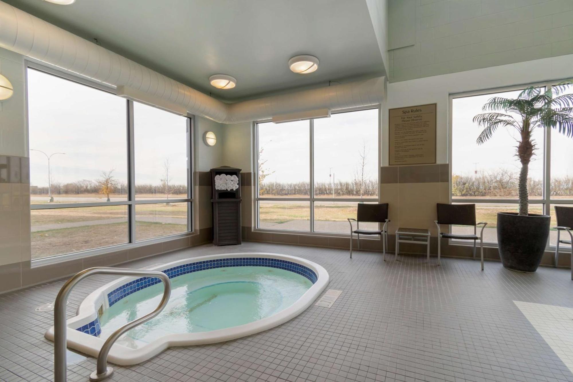 Best Western Plus Airport Inn & Suites Saskatoon Exterior photo
