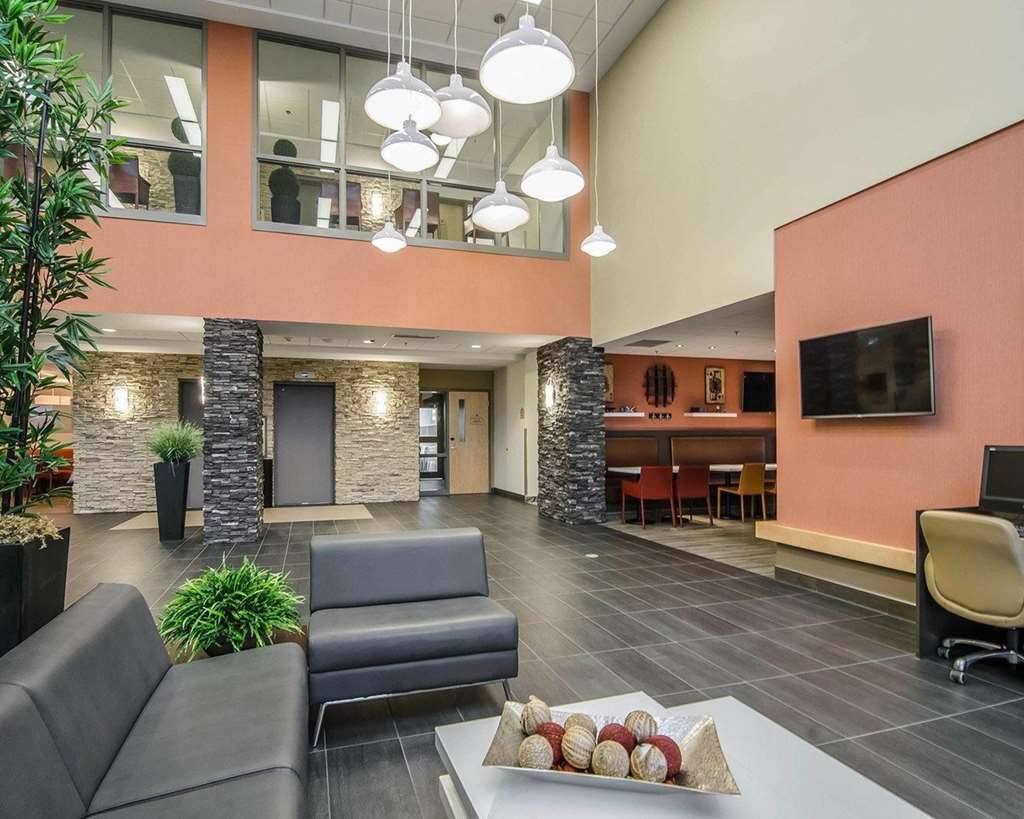 Best Western Plus Airport Inn & Suites Saskatoon Interior photo